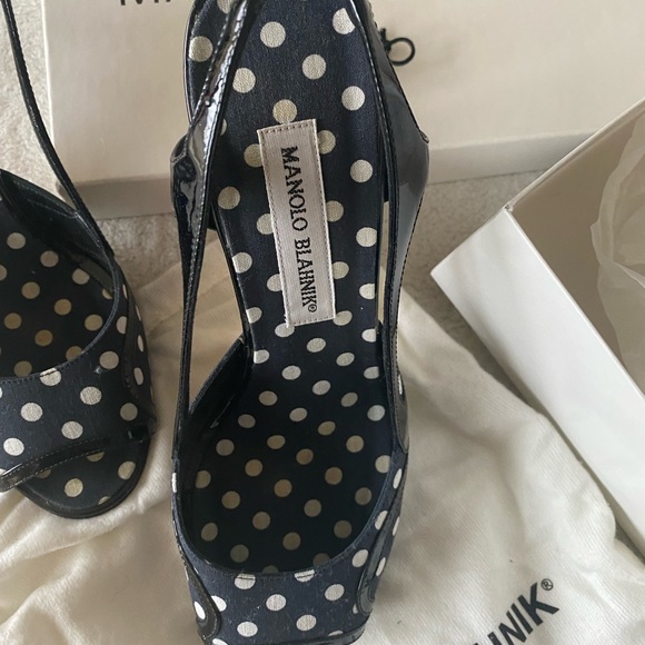 Manolo Blahnik Patent Leather & Fabric Polka Dot Print Slingback Pumps - Picture 12 of 16